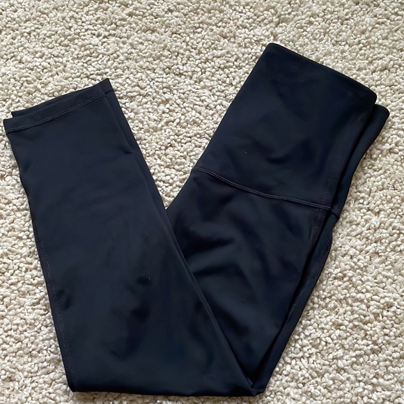 GapFit Maternity blackout technology leggings - Picture 3 of 5
